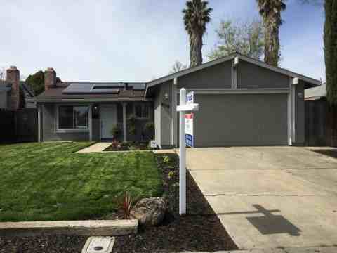 809 N Hickory Ave - Photo 2 of 17