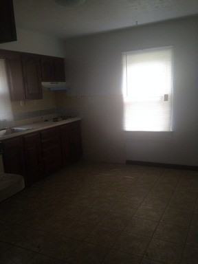 1527 Nixon Ave - Photo 3 of 5