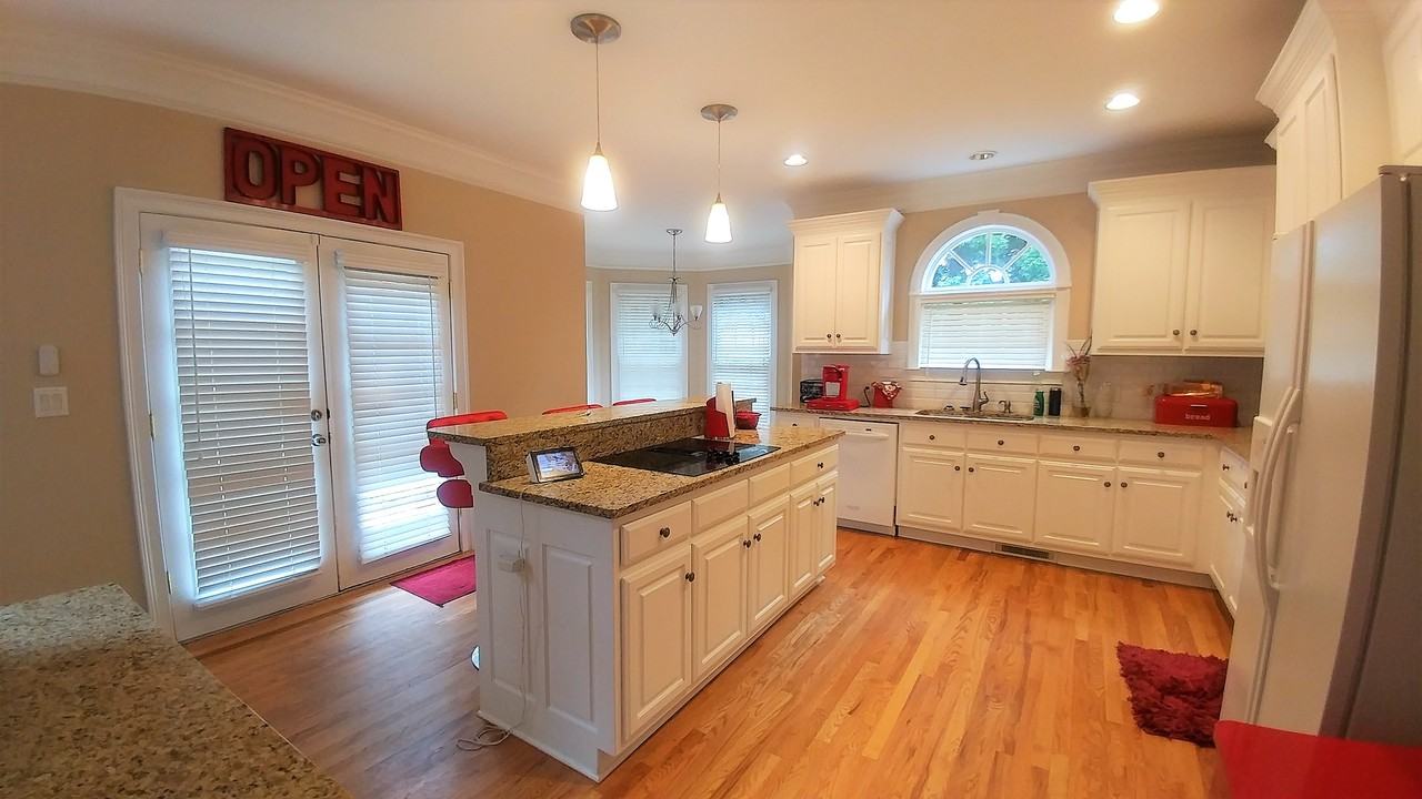 635 St Regis Ln - Photo 2 of 16