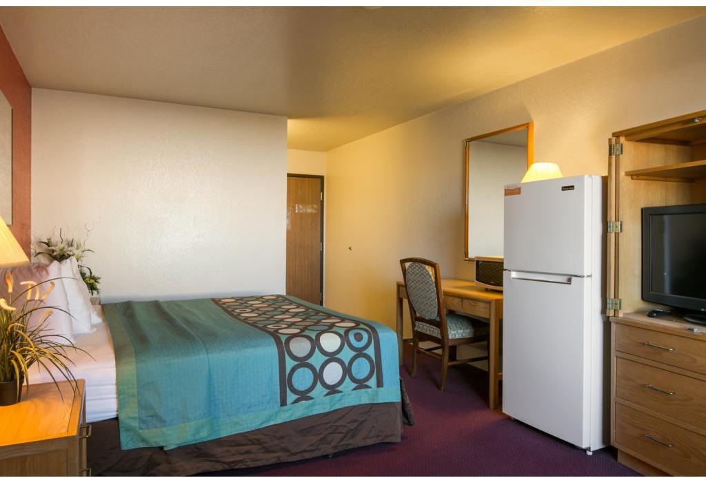 Siegel Select - Albuquerque - Photo 3 of 6