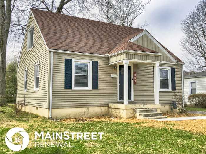242 W Esplanade Ave - Photo 2 of 19