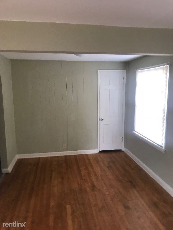 2021 N Hanley Rd - Photo 3 of 8