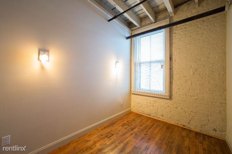 1300 Main St - Photo 2 of 8