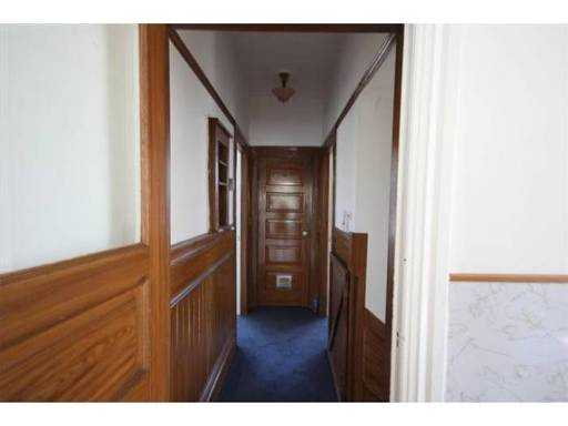 938 Rutland St - Photo 2 of 10