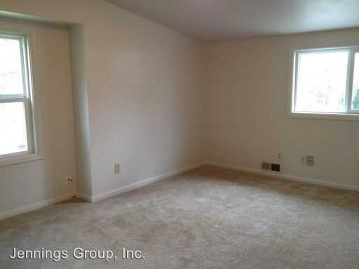 638 Orchard St - Photo 2 of 18