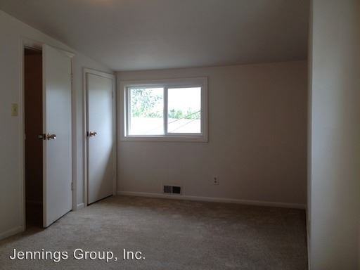 638 Orchard St - Photo 3 of 18