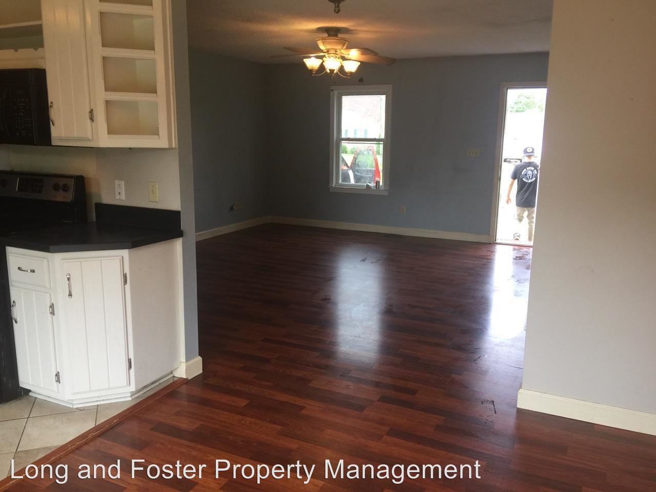 1109 Stacie Dr - Photo 3 of 6