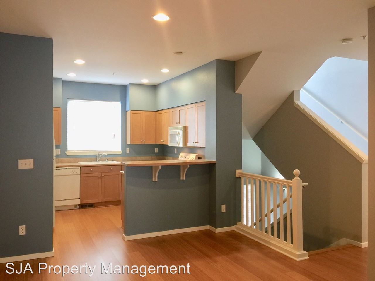 16123 NE 90th Way - Photo 2 of 6