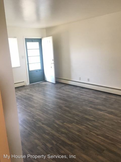 1617 Azalea Dr - Photo 3 of 8