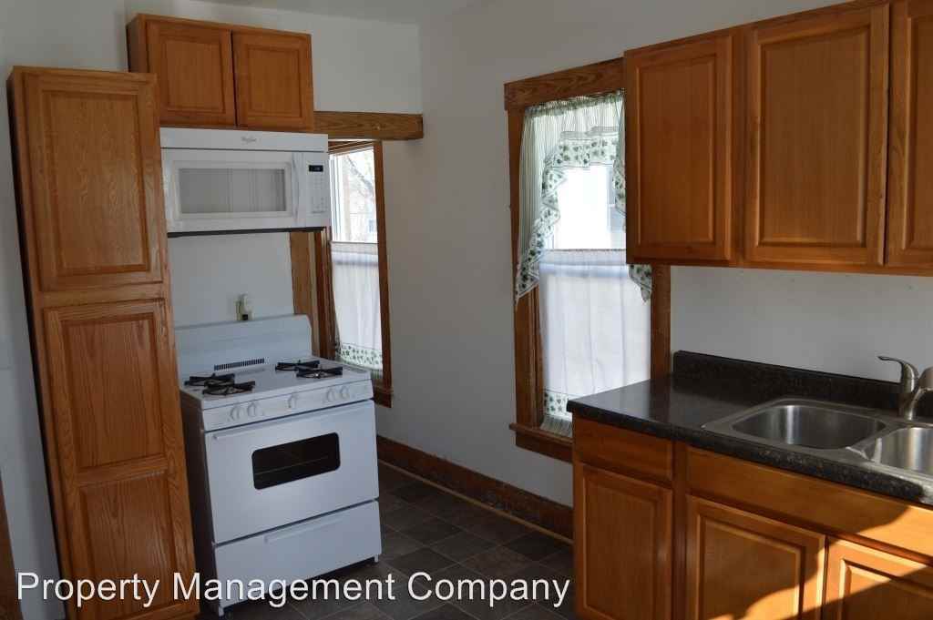 1009 1st Ave S - Photo 2 of 7