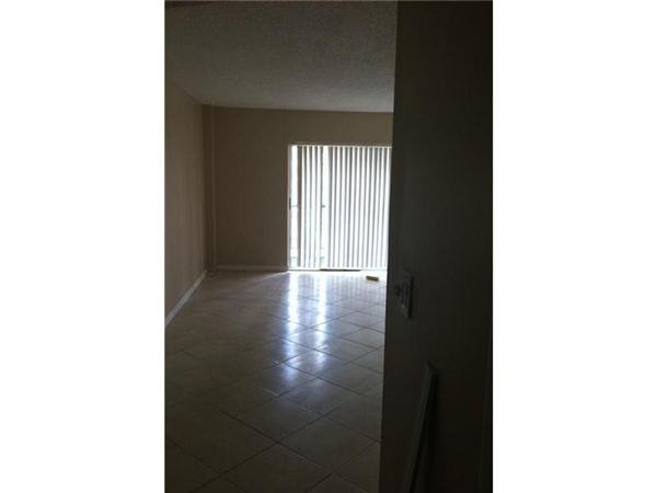 4164 INVERRARY DR - Photo 3 of 12