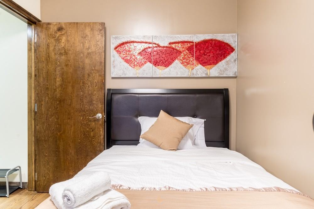 81 Sullivan St - Photo 2 of 50