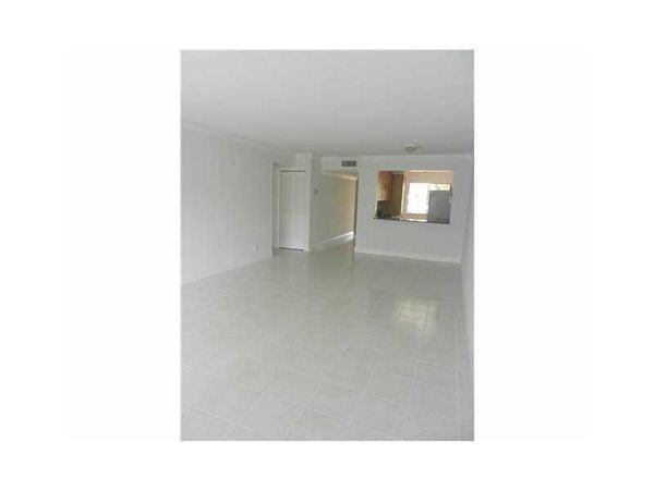 151 LAKEVIEW DR - Photo 2 of 12