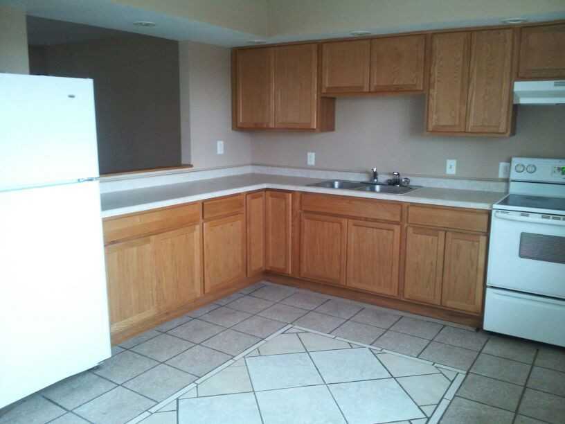 4093 Camelot Dr - Photo 2 of 9