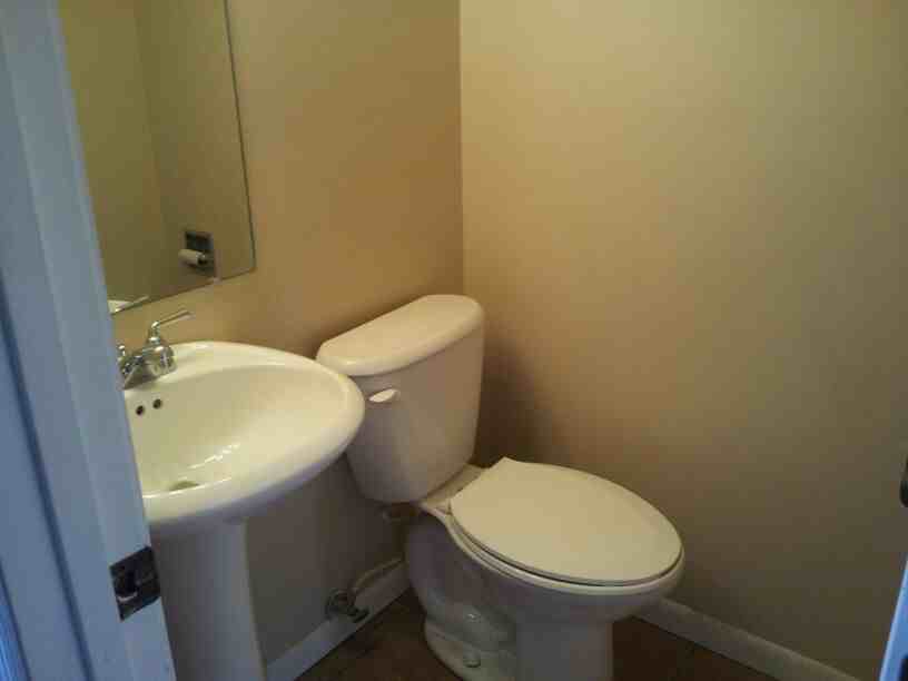 4093 Camelot Dr - Photo 3 of 9
