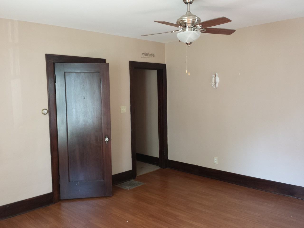 709 W Main St - Photo 2 of 6