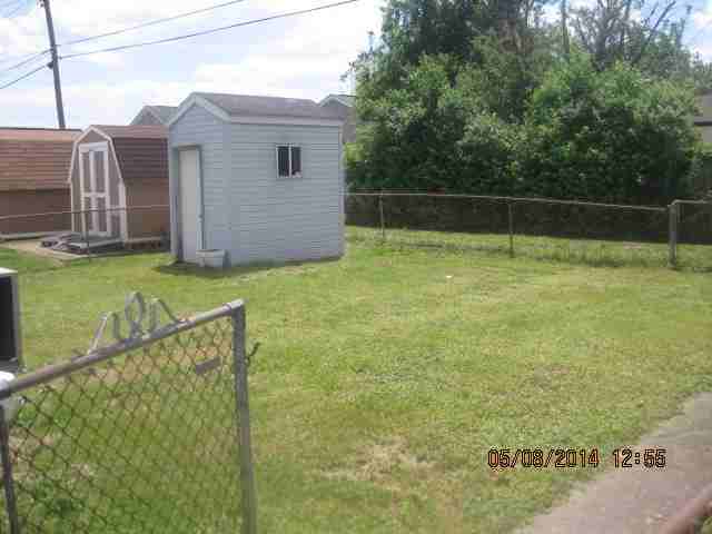 2121 Wilson Ave - Photo 2 of 2