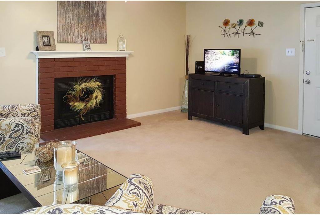 Van Mark - Photo 2 of 5