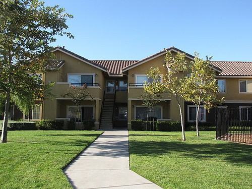 4451 Gateway Park Blvd - Photo 2 of 10