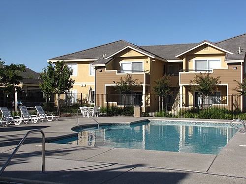 4451 Gateway Park Blvd - Photo 3 of 10