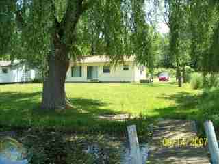 2705 Lakeview Dr - Photo 3 of 11