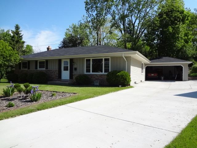 1936 Pilgrim Cir - Photo 3 of 30