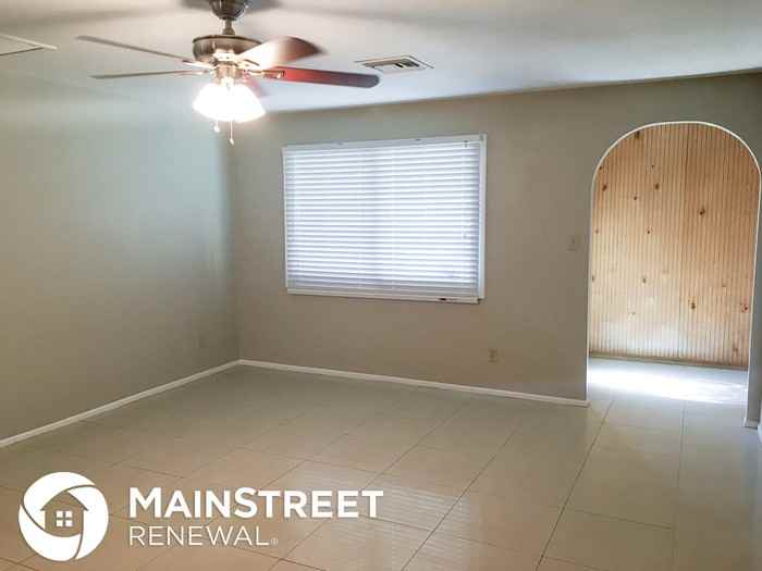 4613 N 80th Dr - Photo 3 of 18