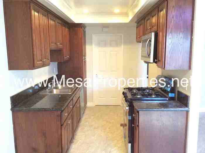 1439 W 7th St - Photo 3 of 13