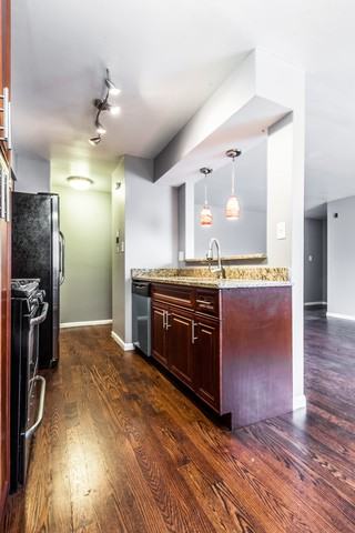 8345 S King Dr #3A - Photo 3 of 8