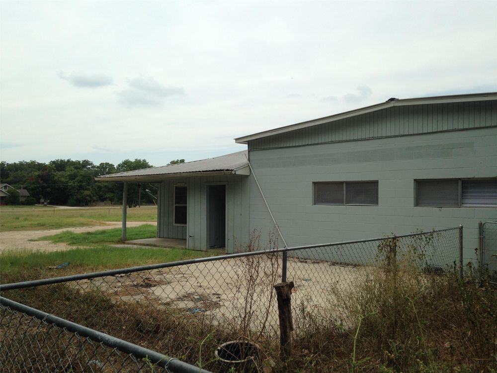 206 NW River Rd - Photo 3 of 15