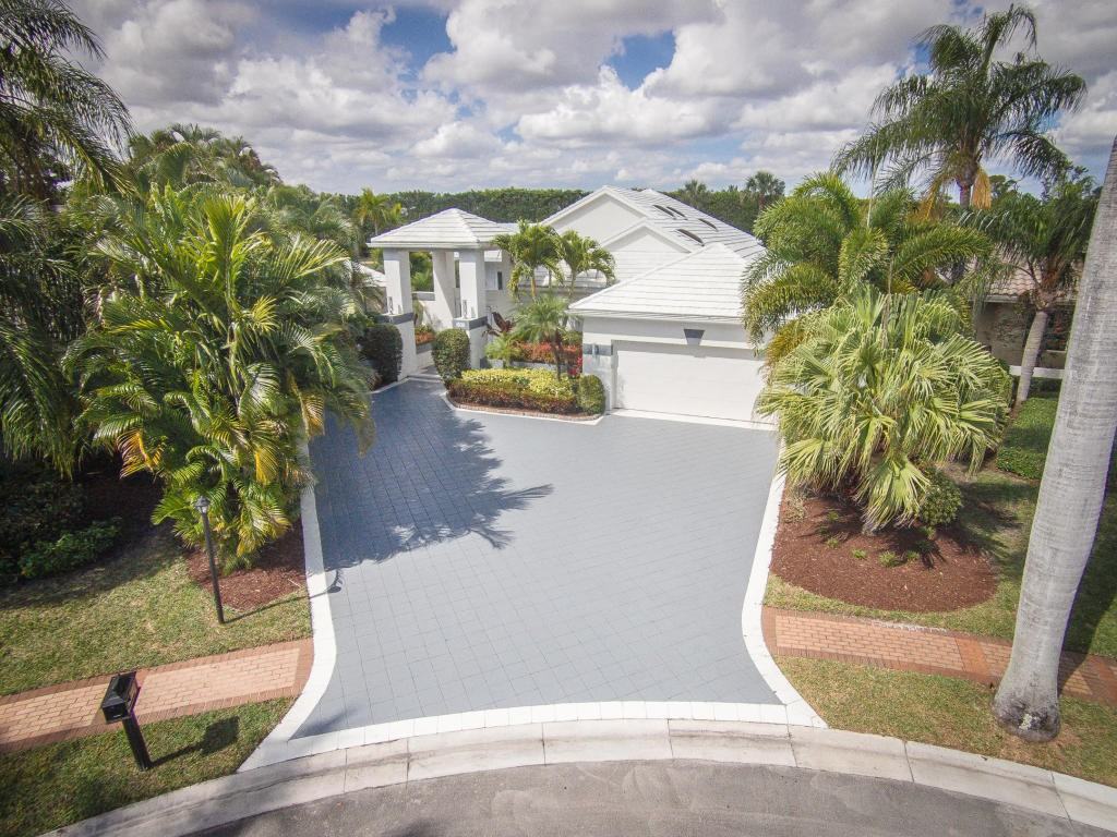 7961 Yorkshire Court - Photo 2 of 23