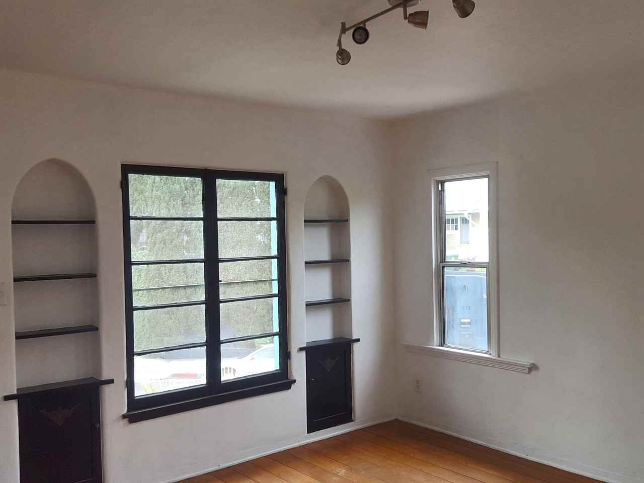 877 Hyperion Avenue - Photo 3 of 15