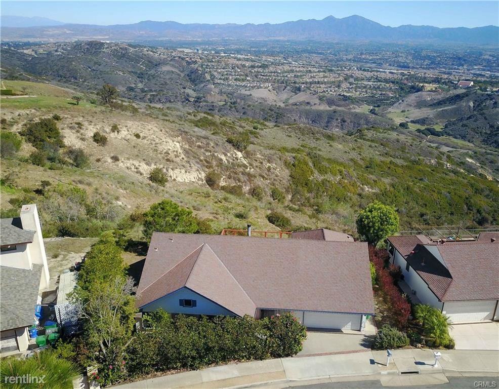 2975 Alpine Way - Photo 2 of 35