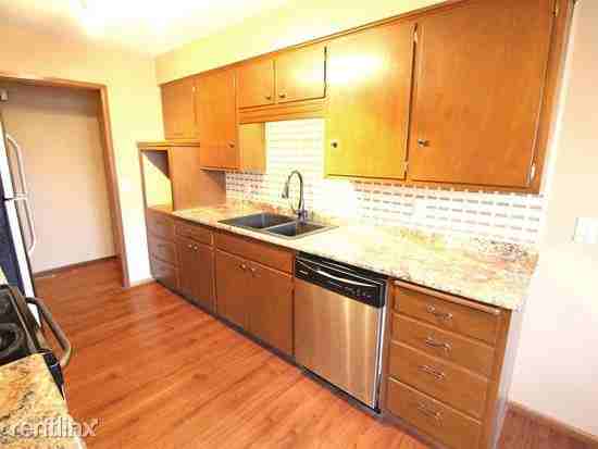 8929 W Suncrest St - Photo 2 of 18