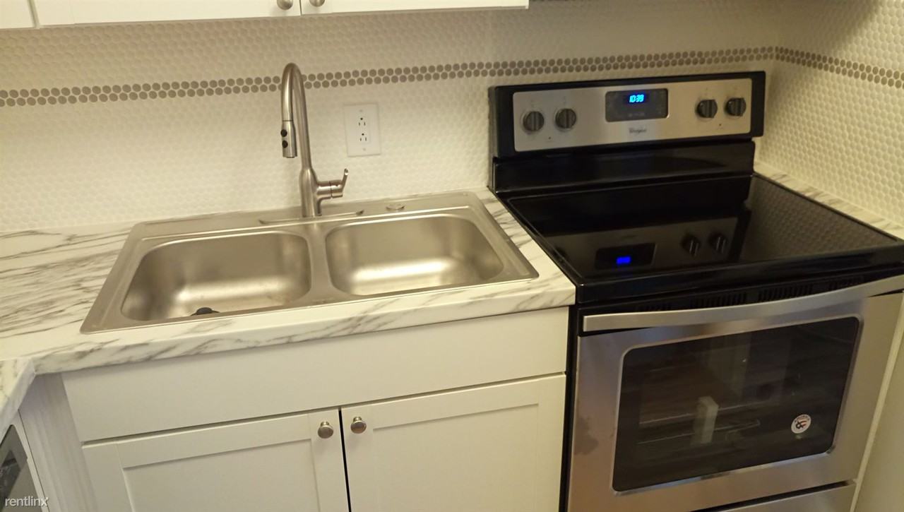 1409 Lake Ave - Photo 3 of 14