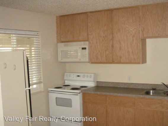 1749 MAGNOLIA STREET - Photo 2 of 3