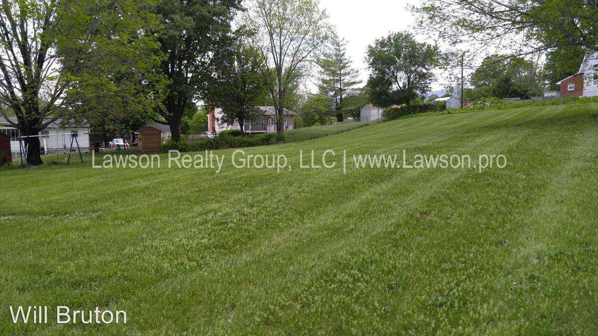 5750 Halcun Dr - Photo 3 of 14