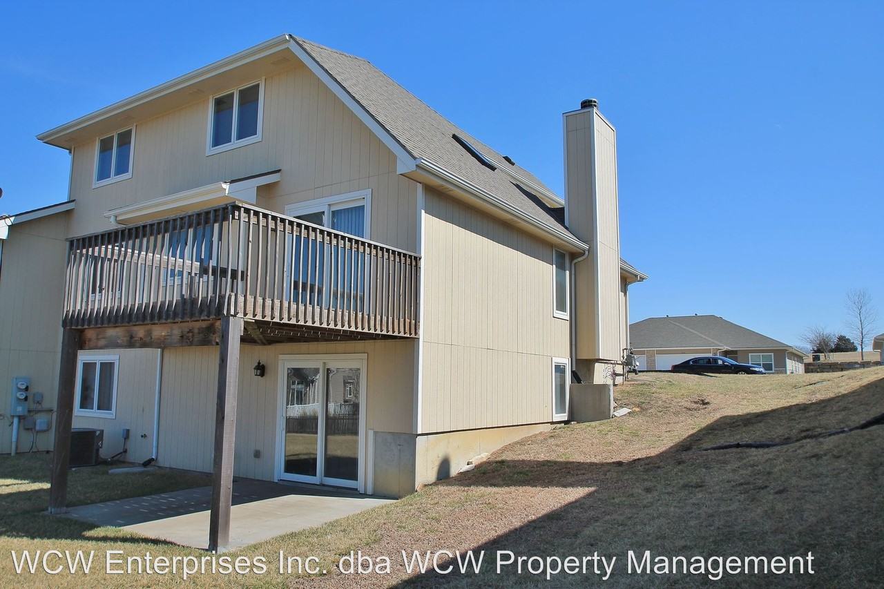 4215 SW Shenandoah Rd - Photo 2 of 32