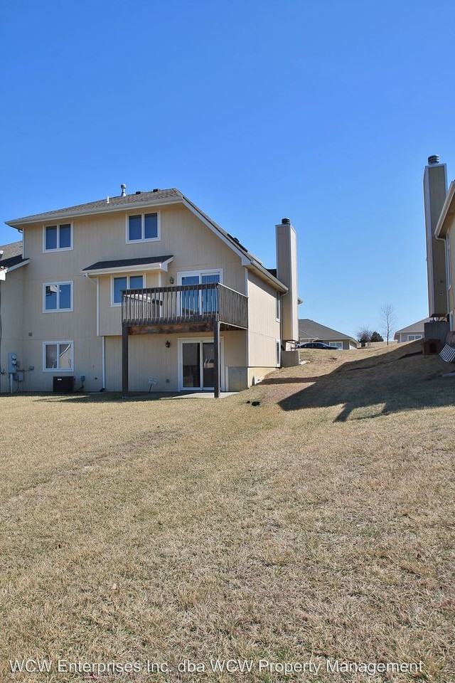 4215 SW Shenandoah Rd - Photo 3 of 32