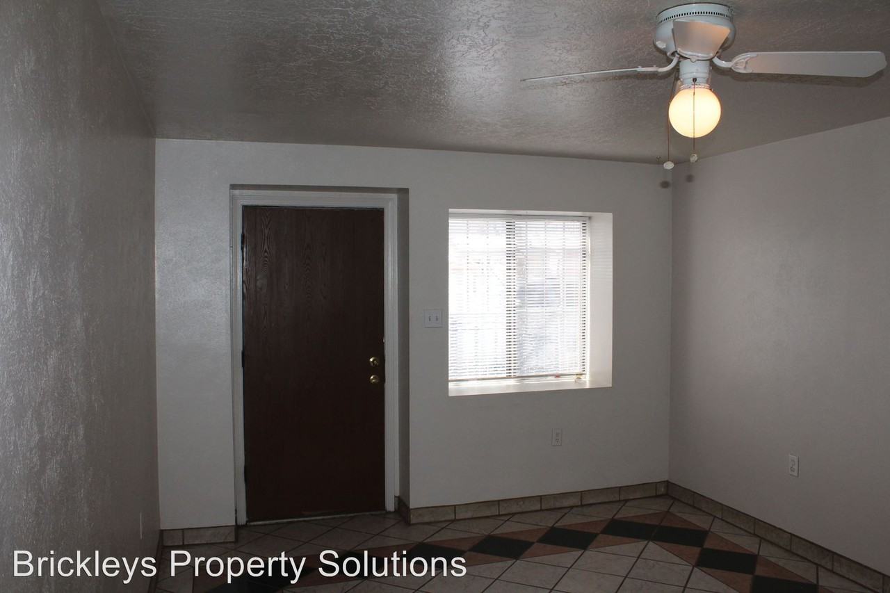 1006 8th St SW - Photo 3 of 11