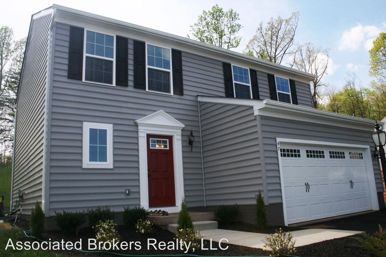 47 Middlebury Ln - Photo 2 of 33