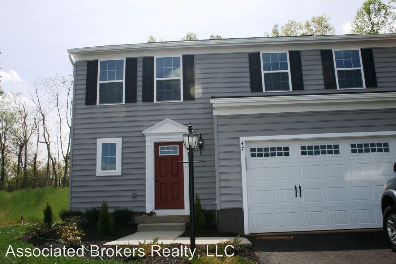 47 Middlebury Ln - Photo 3 of 33