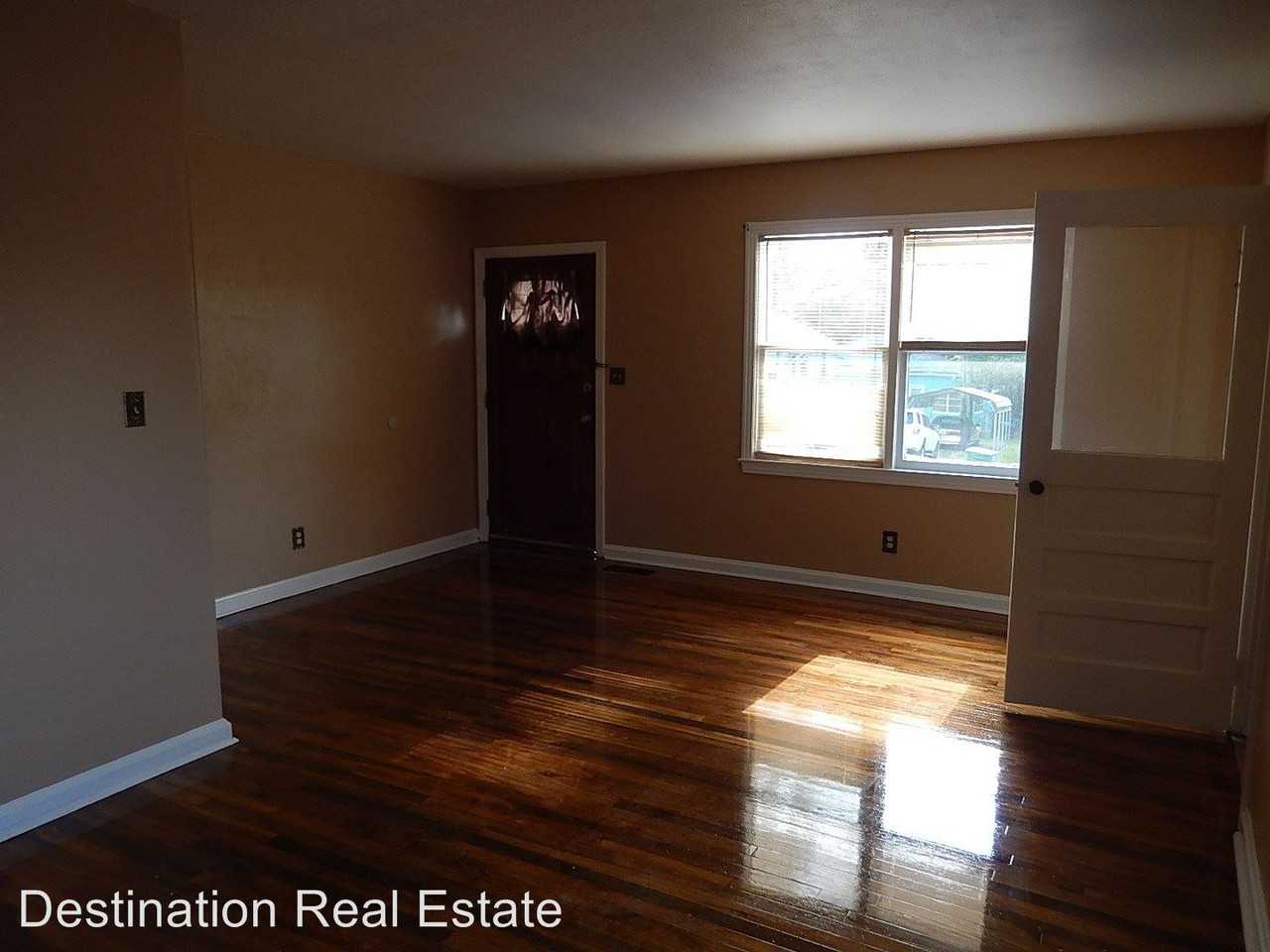 911 Magnolia Dr - Photo 3 of 14