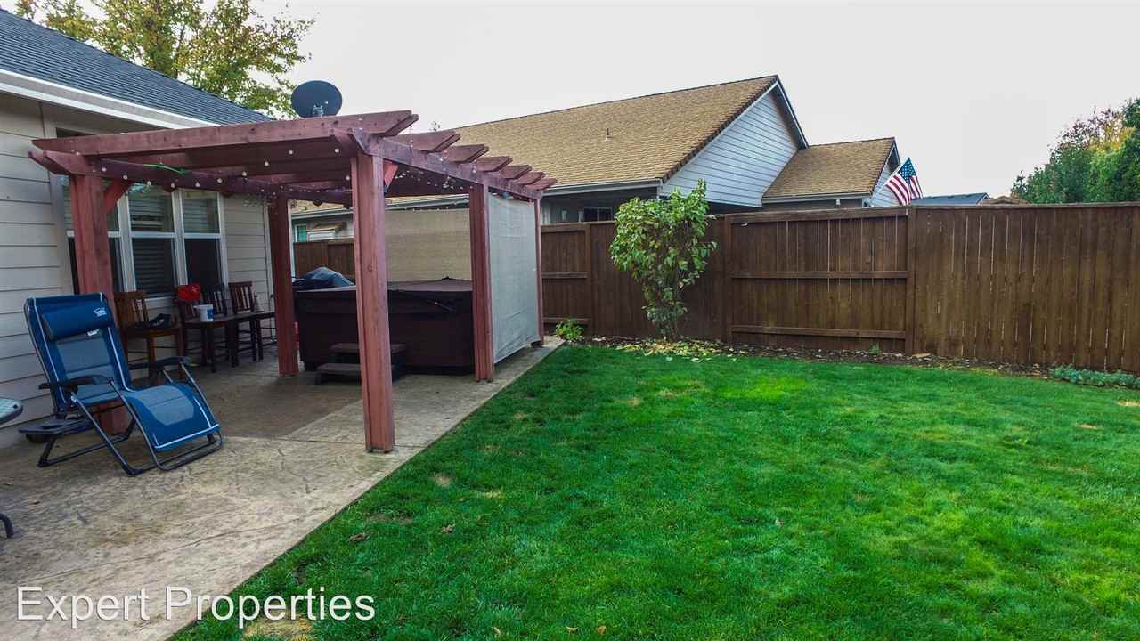 161 Glenwood Dr - Photo 3 of 18