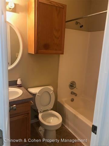 1037 E 64th Pl - Photo 3 of 7