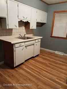 431 Webster St - Photo 2 of 7