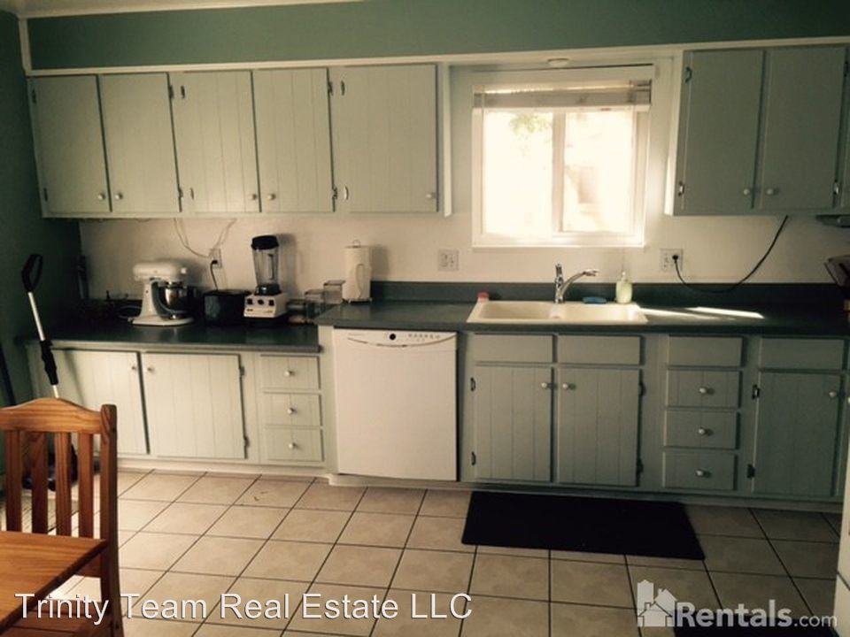 8256 Quay Ct - Photo 3 of 9