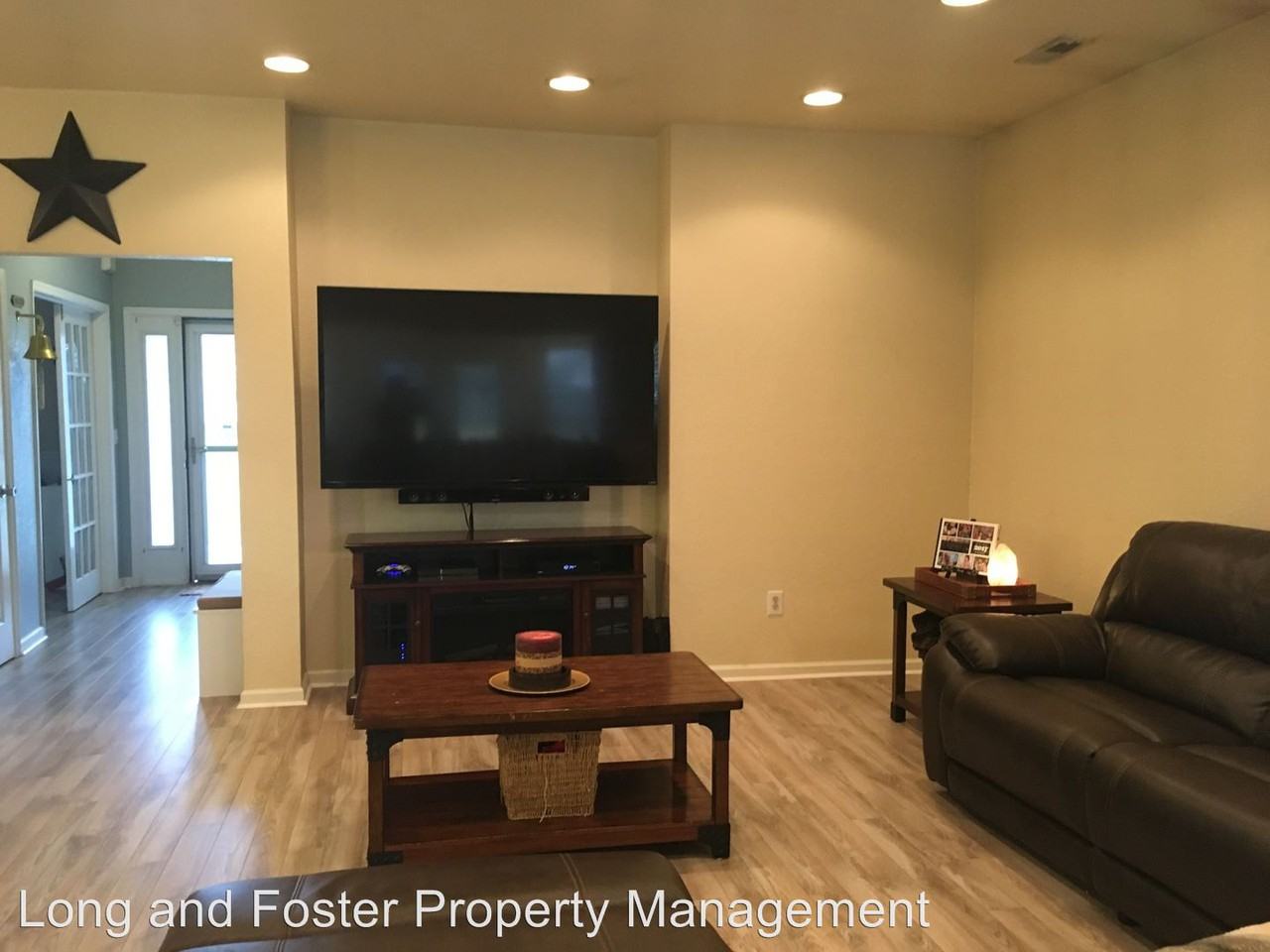 204 Lynette Dr - Photo 2 of 7