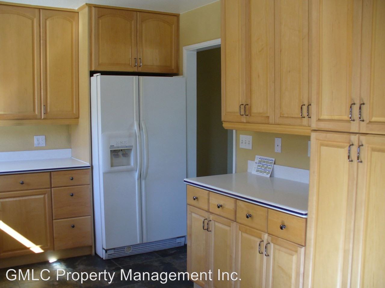 609 NE 86th St - Photo 3 of 6