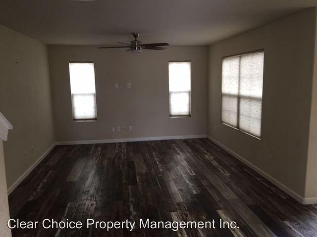 572 River Oaks Dr - Photo 2 of 18